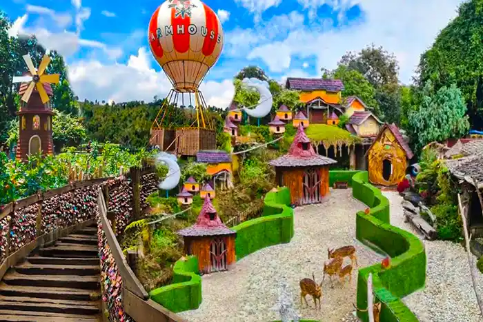 Farm House Bandung: Gaya Eropa, Jalan Bareng dengan Hiace!