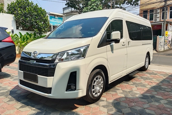 Berburu Spot Instagramable di Lembang Park & Zoo dengan Hiace