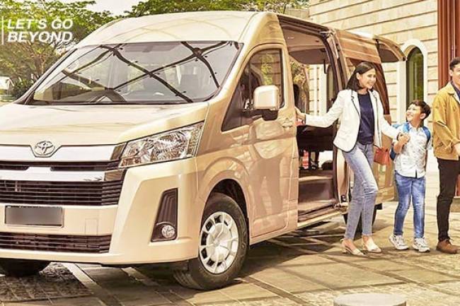 Wisata Sehari ke Braga dan Alun-Alun Bandung dengan Hiace