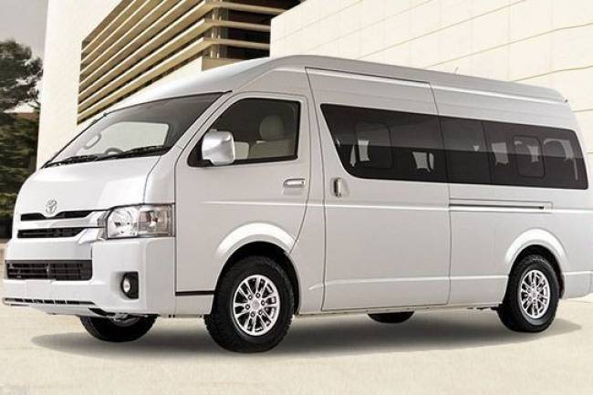 pengalaman Nyaman dan Aman Sewa Hiace Bandung Bersama Azirental