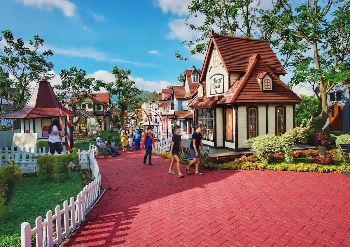 Rekomendasi Tempat Wisata di Bandung dengan Layanan Hiace Terbaik